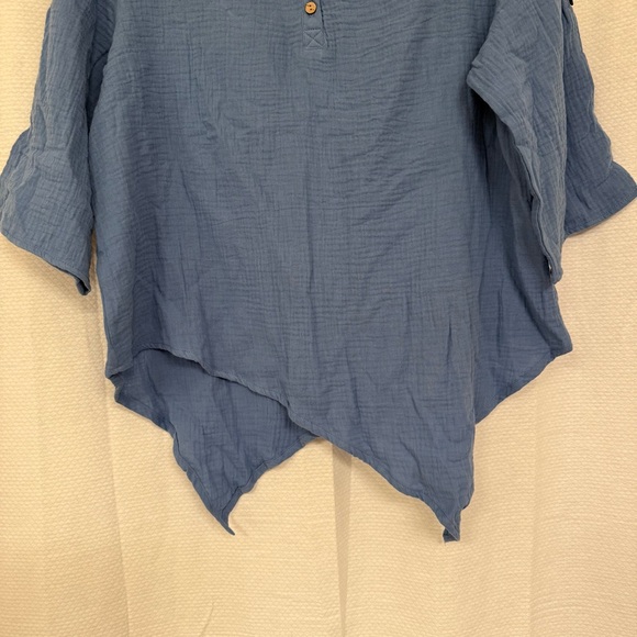 Blue half sleeve or button up sleeve asymmetric hemline top, boho, casual, comfy - Picture 4 of 9